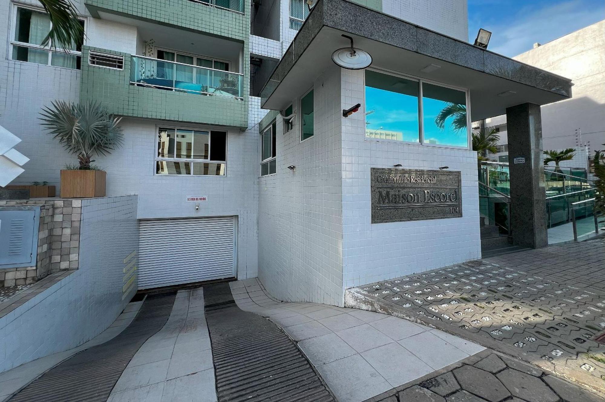 Apartamento Cabo Branco Terreo Piscina Privativa 50m Da *